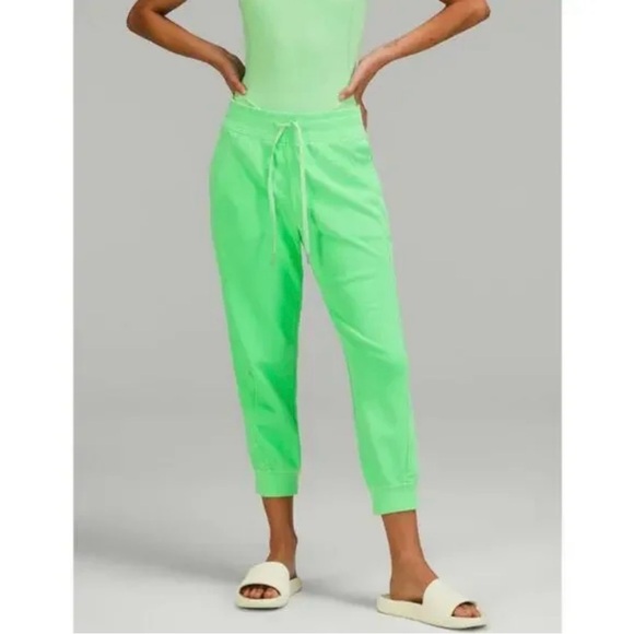 Lululemon Scuba High Rise Cropped Jogger Neon Scream Green Size 12 - Picture 3 of 4